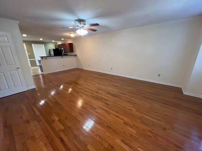 Foto del edificio - 2 Bed 2 Bath Condo