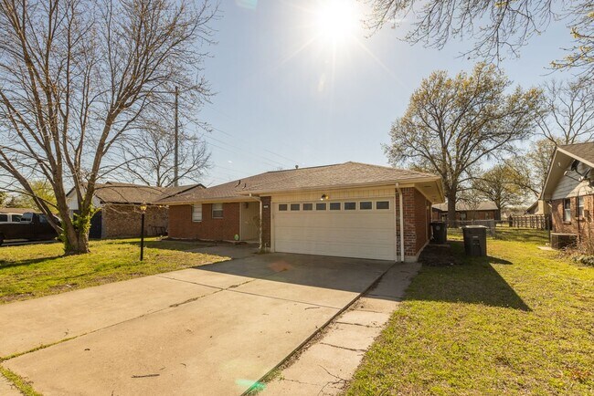 Foto del edificio - 3 Bed | 1.5 Bath | Tulsa | Move In Ready