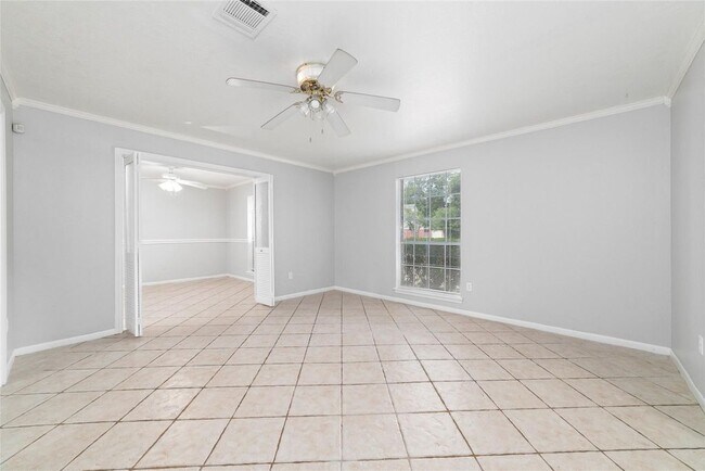 Sala de estar formal - 25602 Oakhurst Dr