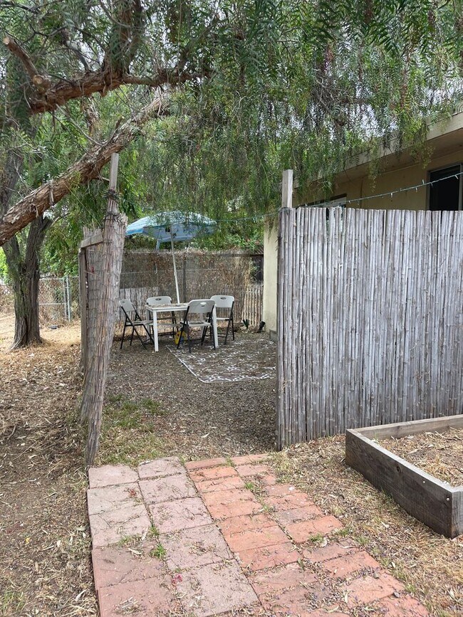 Building Photo - 237 Wilkinson Dr