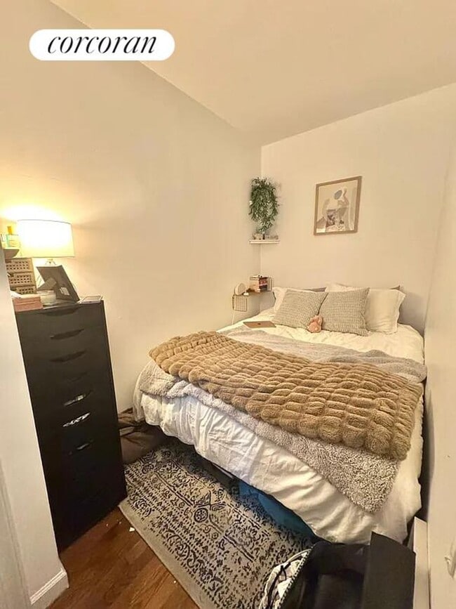 Foto del edificio - 413 E 70th St