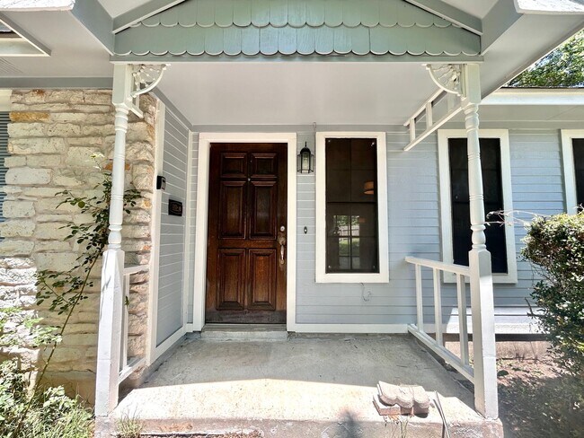 Building Photo - Cozy 3BR/2BA Single-Story Home with Privat...