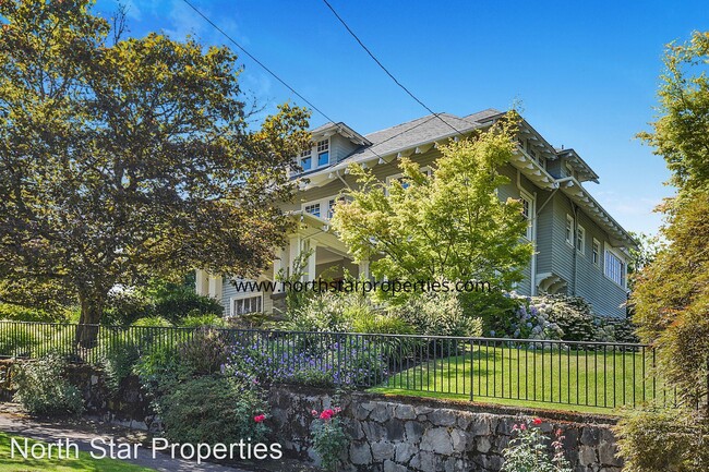 Building Photo - 6 br, 4.5 bath House - 2233 SW 18th Ave