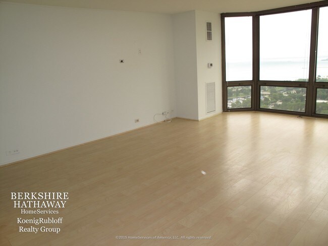 Foto del edificio - 2650 N Lakeview Ave