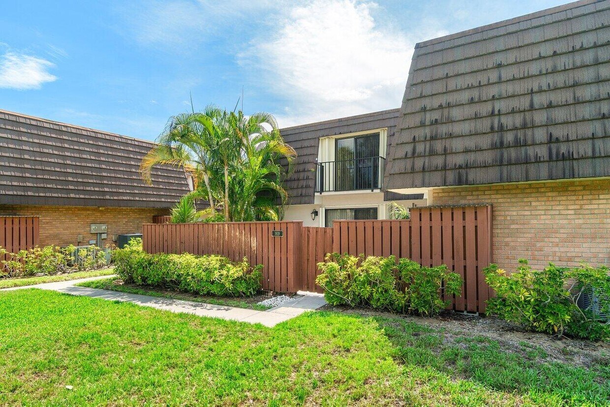 Foto principal - 1619 16th Ct
