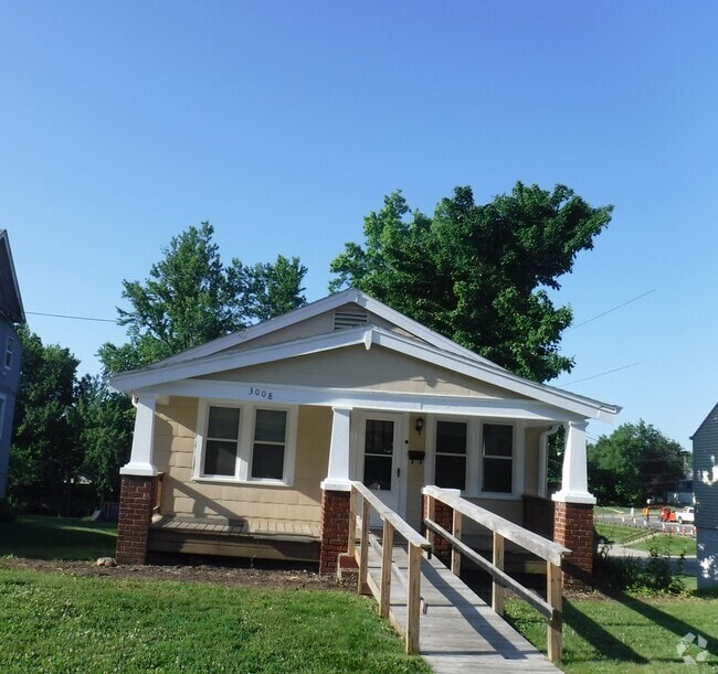 Building Photo - 3008 Miller Ave