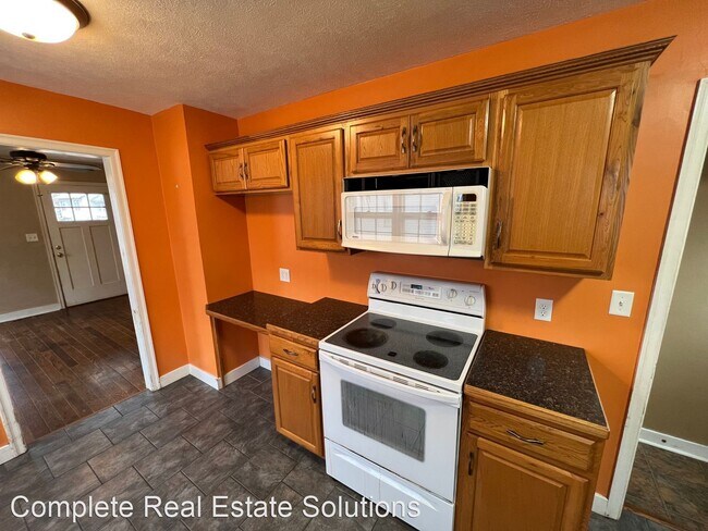 Building Photo - 2 br, 1 bath House - 522 W Elm