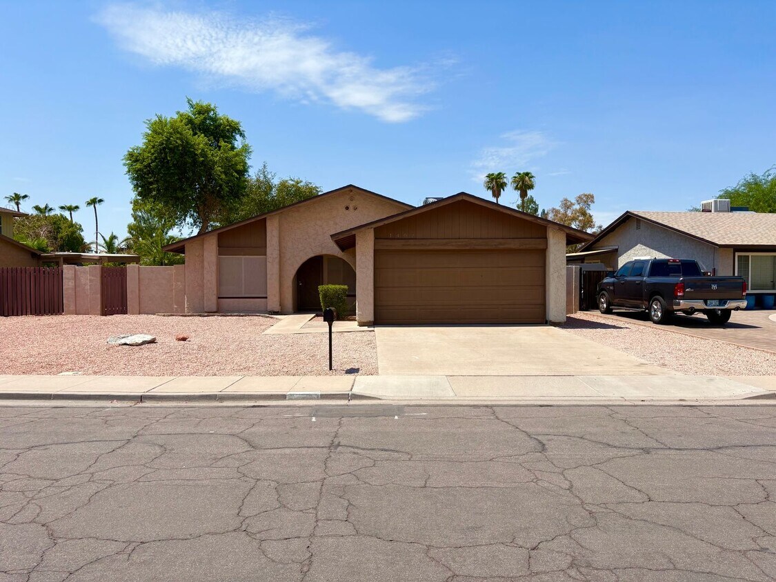 Foto principal - **Excellent 3br/2ba/2garage HOUSE (EXTENSI...