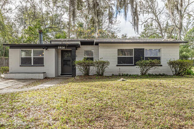 Building Photo - 5926 Oaklane Dr