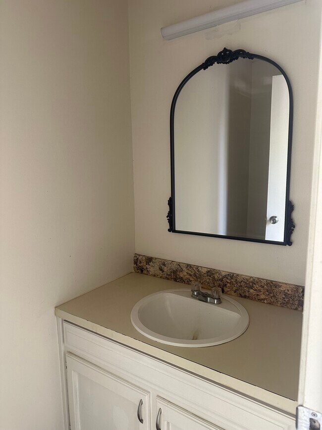 Foto del edificio - 3021 North Blvd