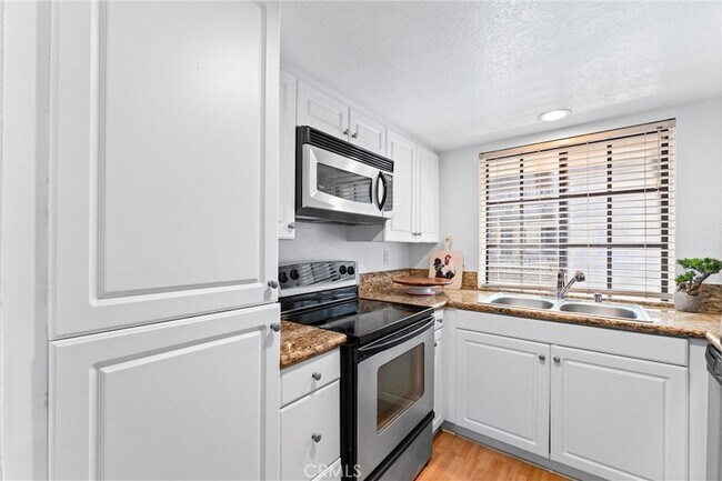Foto del edificio - 25541 Indian Hill Ln