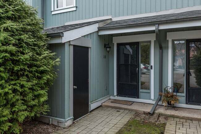 Photo du bâtiment - 125 Fairway Crescent