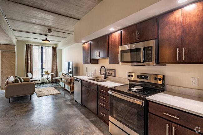 0BR, 1BA - 518SF - The 503