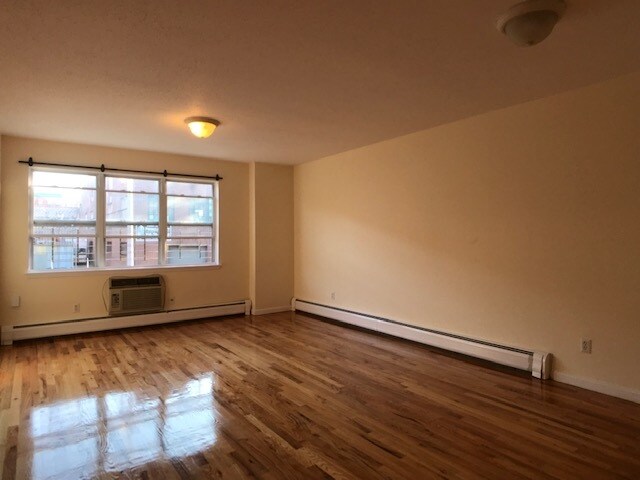 Building Photo - 673 Bergen St