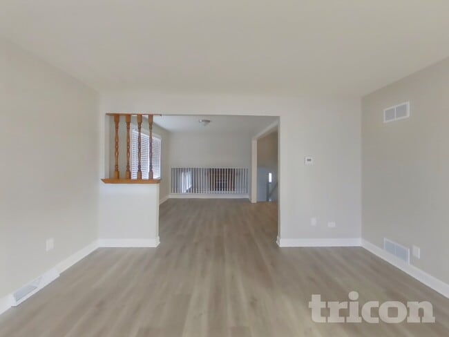 Building Photo - 11050 Parkside Ave