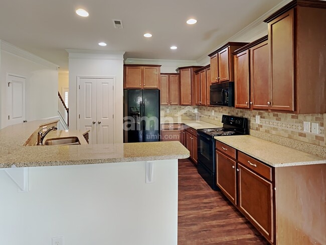Building Photo - 10604 Shanon Darby Lane