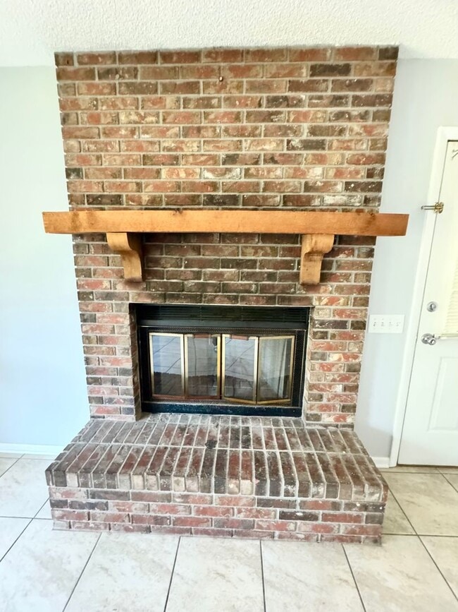 Building Photo - 115 Antler Dr