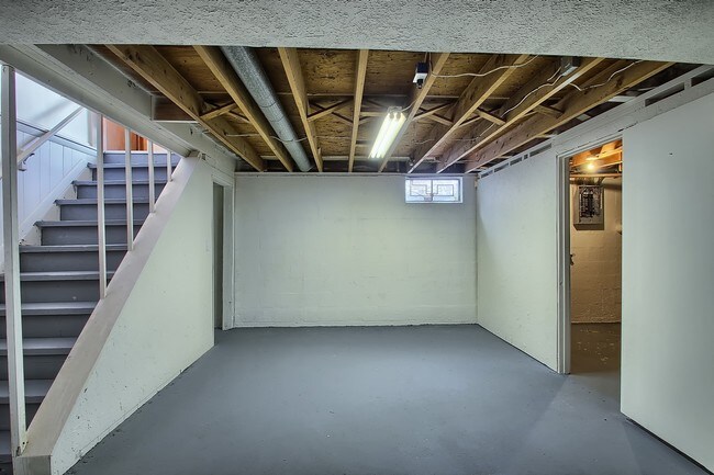 Building Photo - 580 Williams Rd