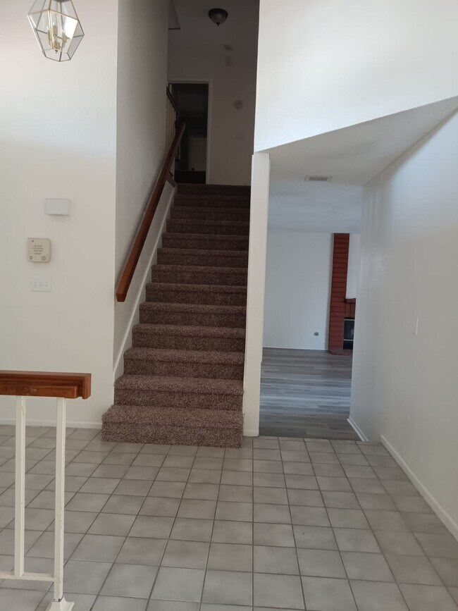 Building Photo - 1558 Arnica Ln