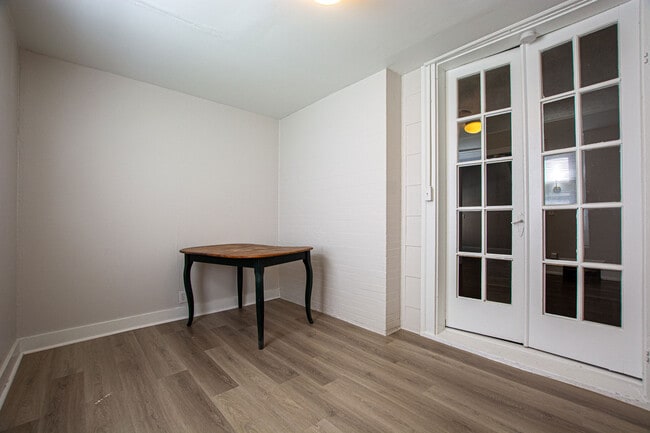 Building Photo - 117 S 39th St
