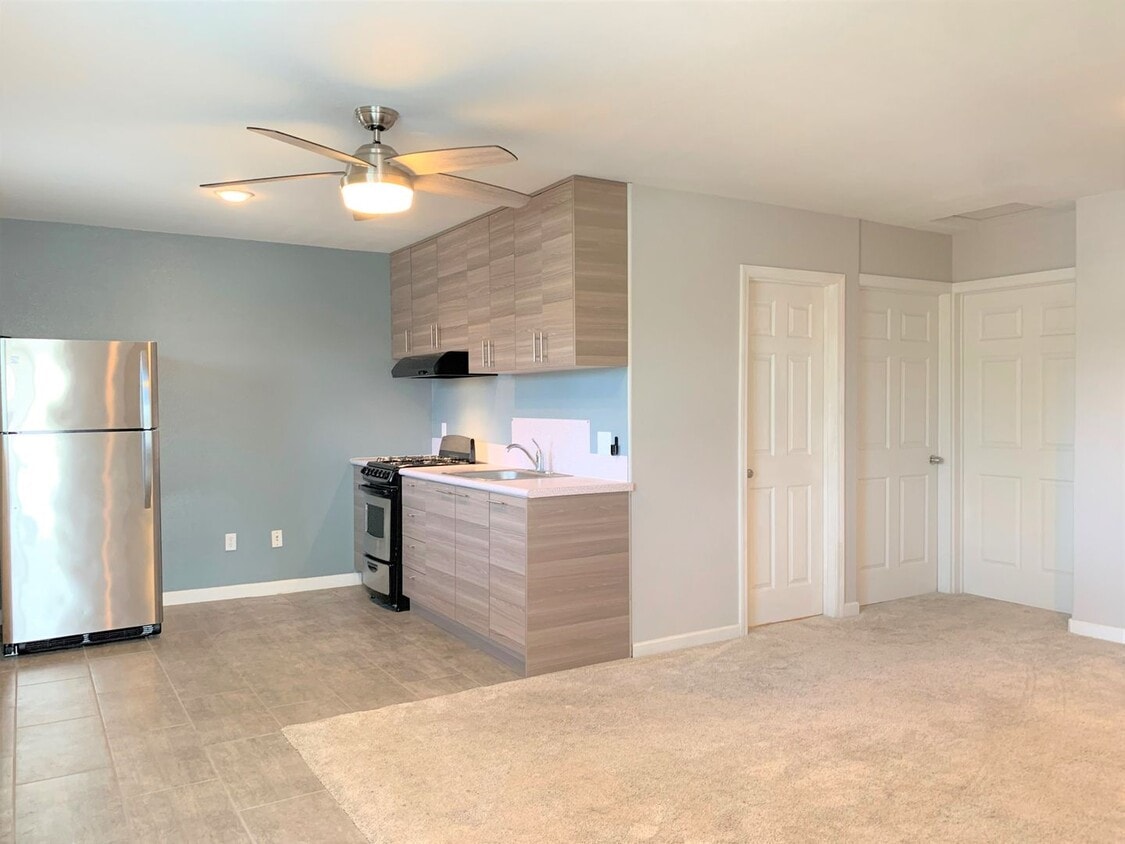 Primary Photo - 1028 S 30th St