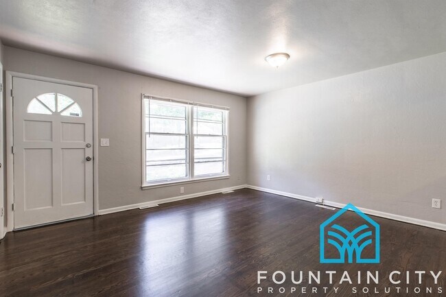Building Photo - 1808 N Kiger Rd