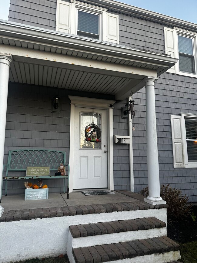 Building Photo - 3006 Sunset Ave