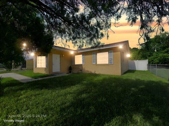 Building Photo - 3530 S 55th Ave