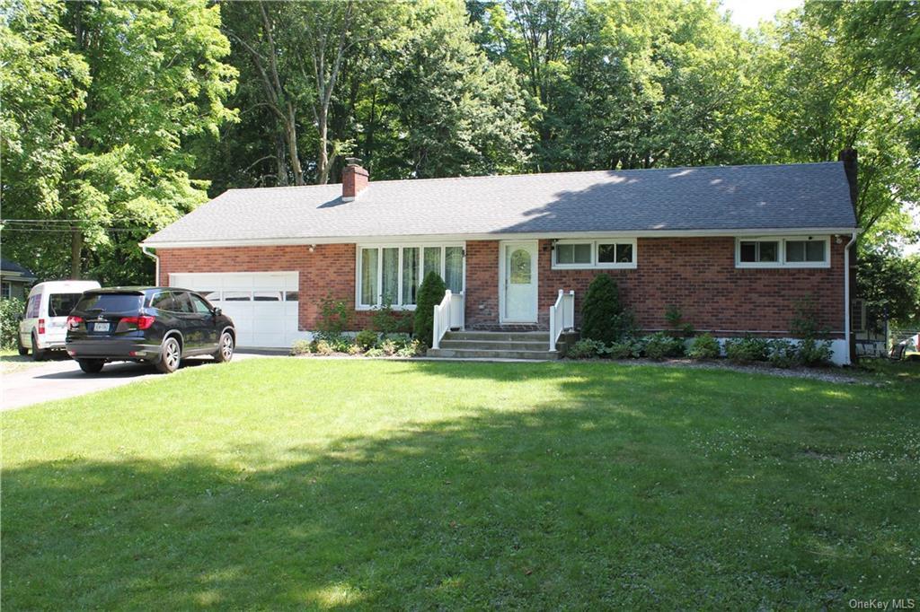 Primary Photo - 206 Hy Vue Cir