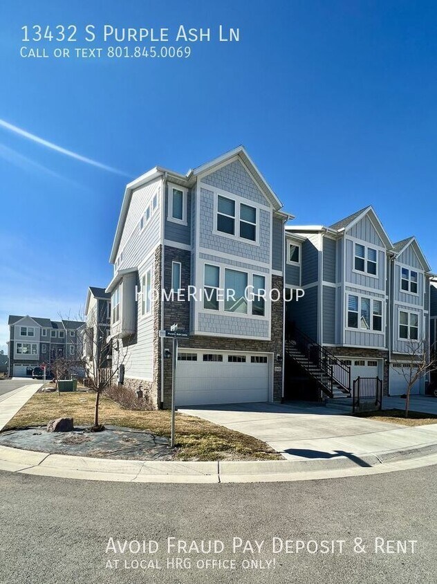 Primary Photo - Beautiful Town Home For Rent!!