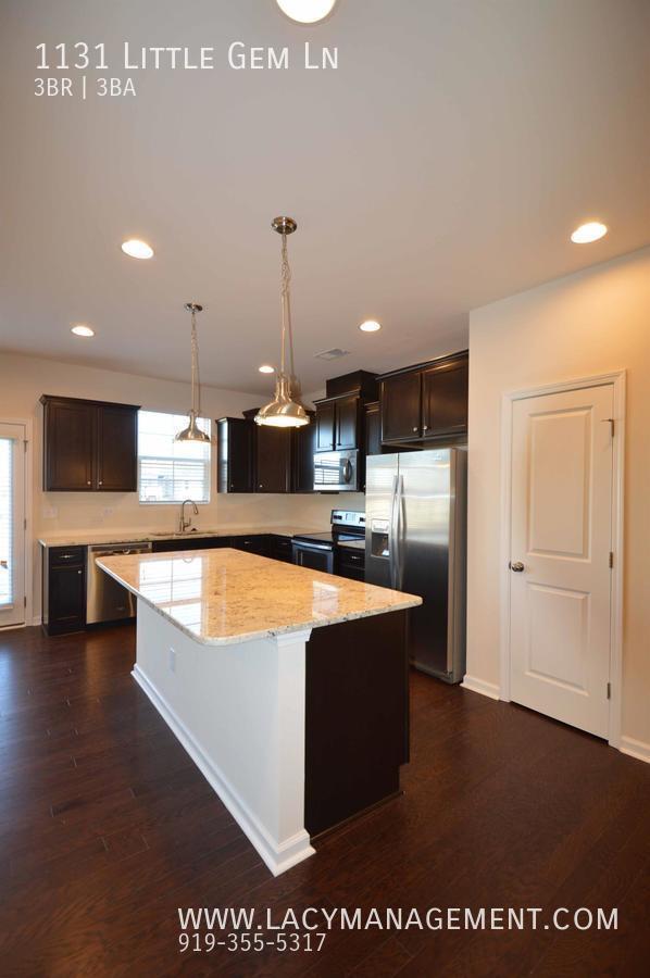 Foto del edificio - 1131 Little Gem Ln