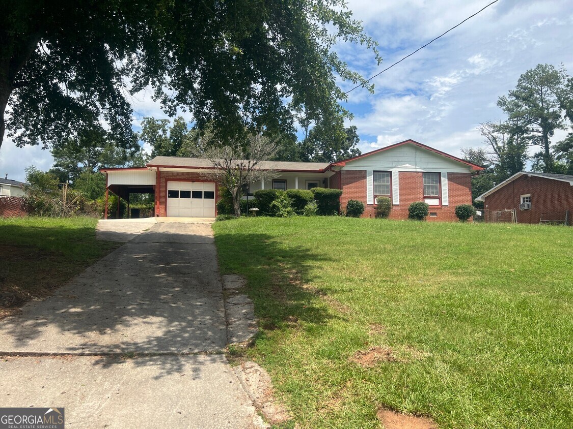 Foto principal - 1314 Greenbriar Dr