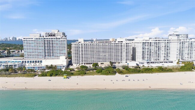 Foto del edificio - 5555 Collins Ave