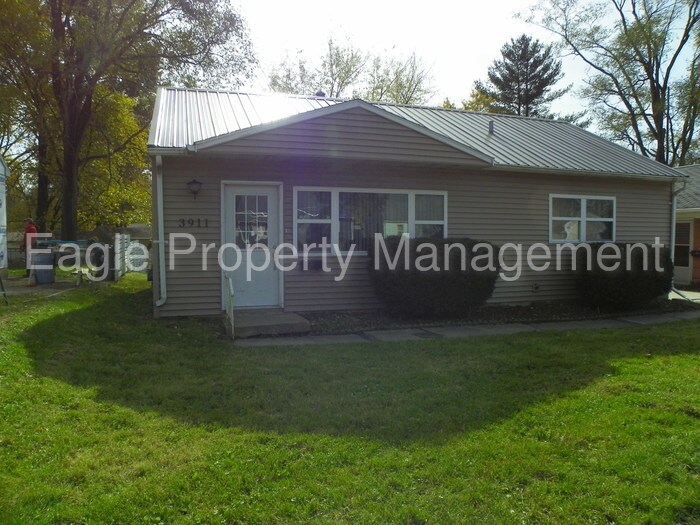 Primary Photo - 3911 Mt Vernon Rd SE