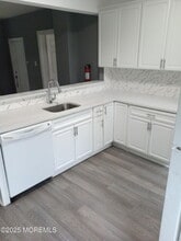 Building Photo - 154 Ridge Ave