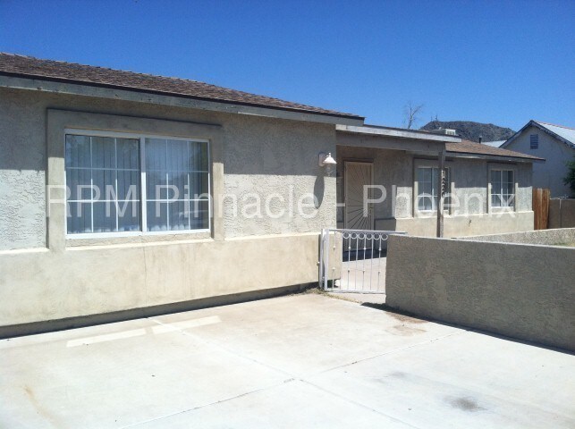 Primary Photo - 1220 W Ironwood Dr