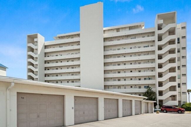 Foto del edificio - 7000 Beach Plaza