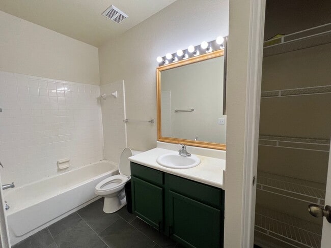Building Photo - Ground Floor 3BR Condo at Longleaf Villas