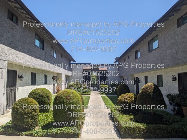 Foto del edificio - 2 Bedroom / 1 Bathroom condo with 2 parkin...