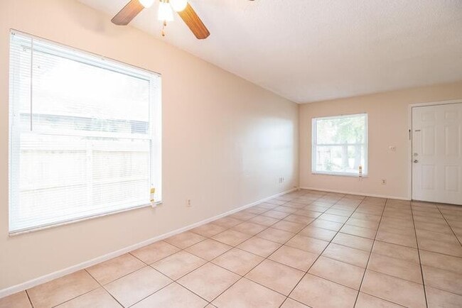 Building Photo - 1038 Orienta Ave