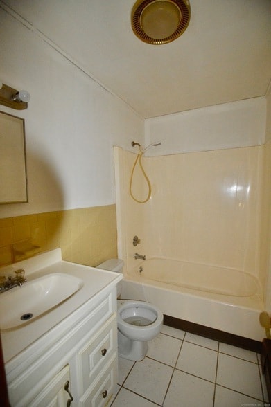 Building Photo - 48 Enid St