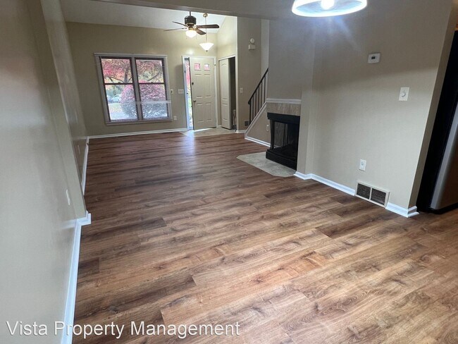 Building Photo - 2 br, 1.5 bath House - 16 Walnut Circle
