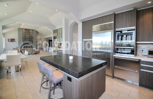 Building Photo - Luxury Bay-View Retreat with Pool, Cabana ...