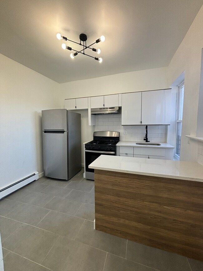 376 Park Ave 21 - 369 Park Ave