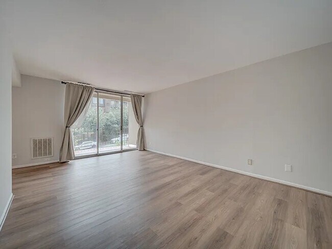 Foto del edificio - 5017 7th Rd S