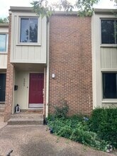 Building Photo - 6905 Highland Park Dr