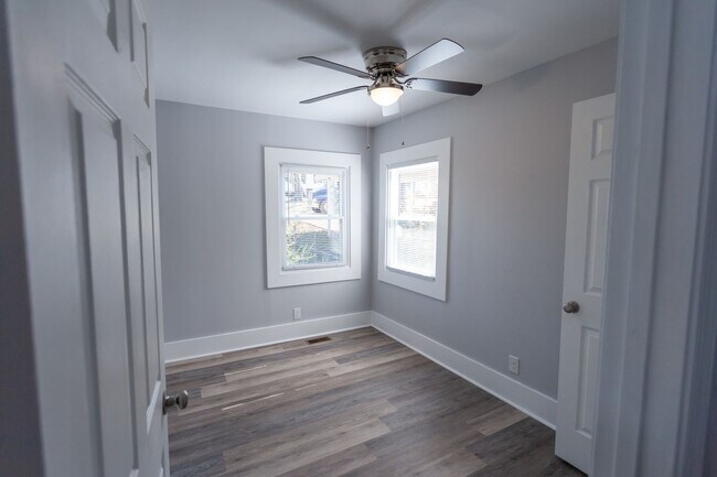 Foto del edificio - You’re here. You’re home. You’re happy.- Short-Term Leasing Available at a premium rate!