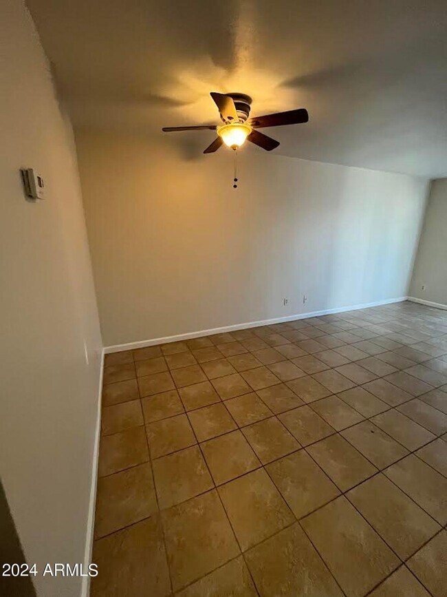 Building Photo - 2217 E Cactus Rd