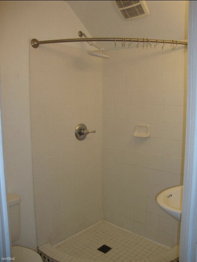 Foto del edificio - 4 br, 4 bath House - 308 North Linn Street...