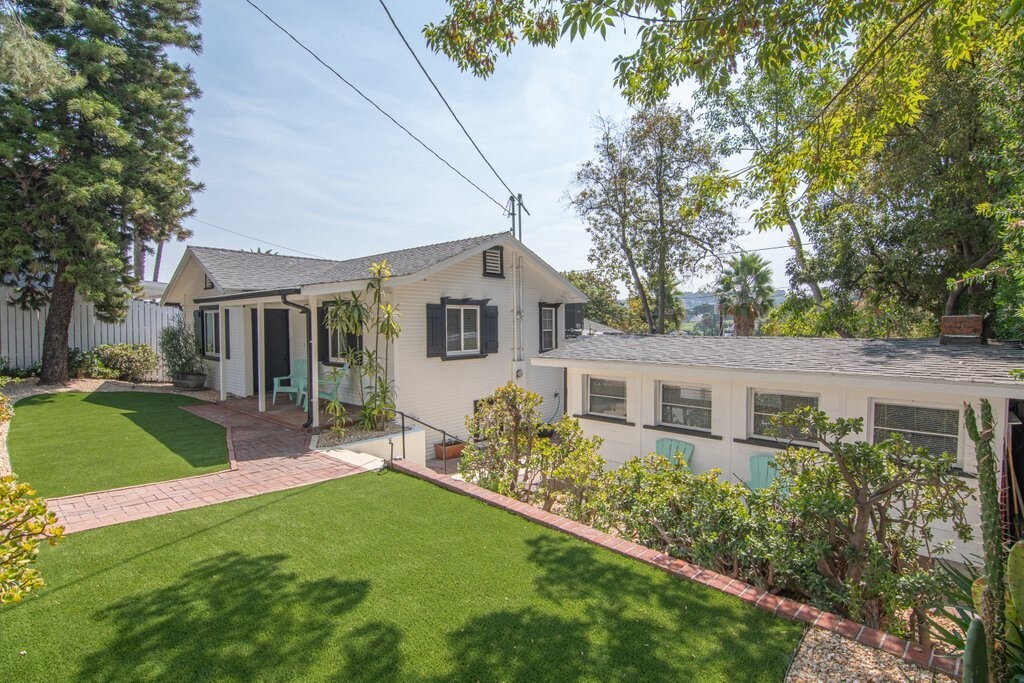 Foto principal - 3886 Wawona St